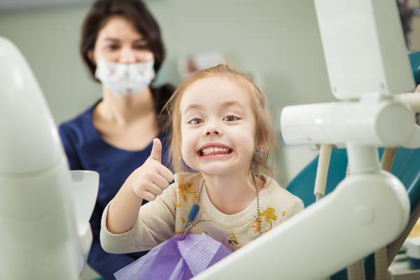 child at the dentist